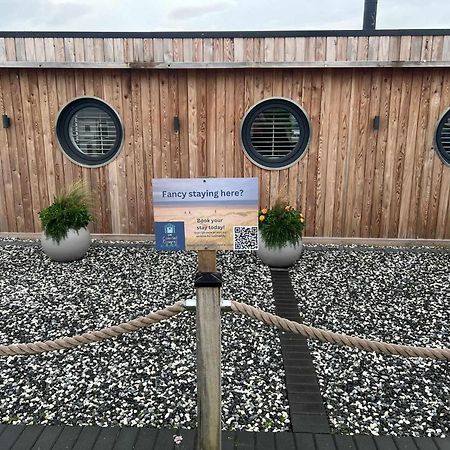 Humberston Boathouse Lodge & Hot Tub - Cleethorpes Beach Cabin Chalet 外观 照片