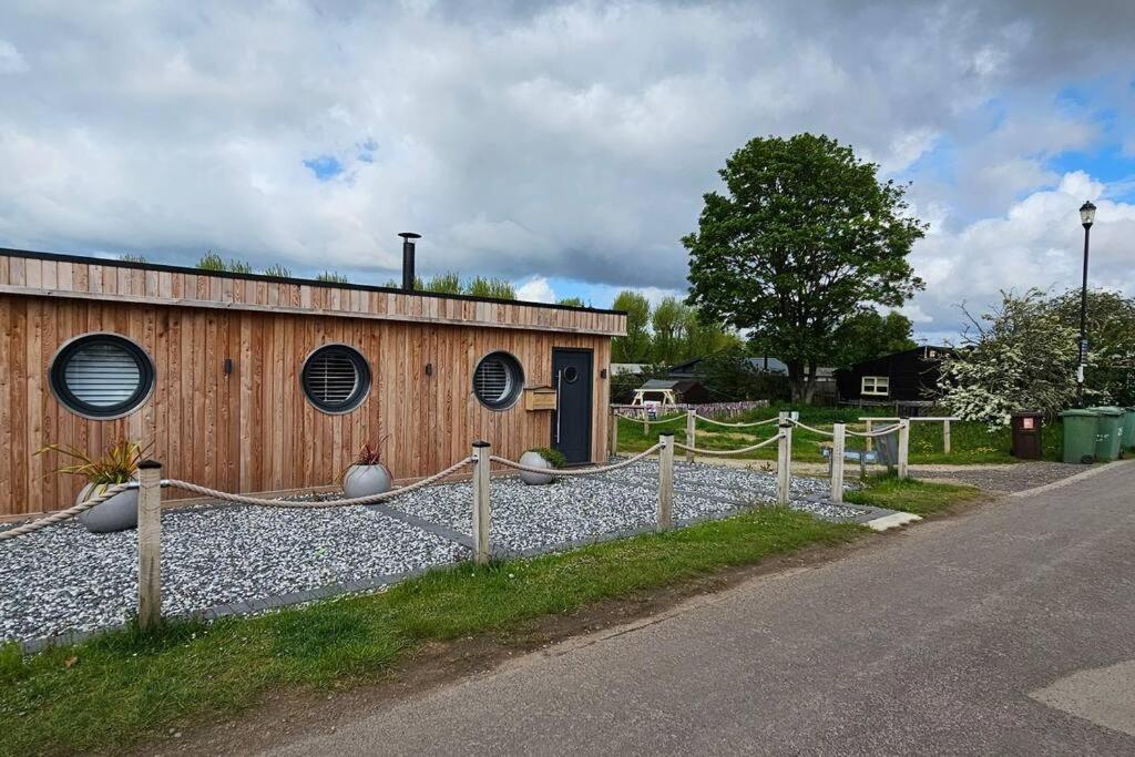 Humberston Boathouse Lodge & Hot Tub - Cleethorpes Beach Cabin Chalet 外观 照片
