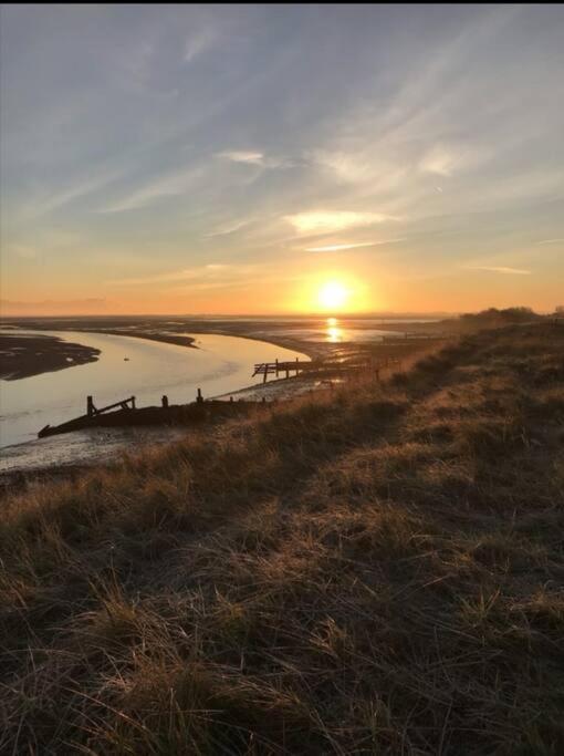 Humberston Boathouse Lodge & Hot Tub - Cleethorpes Beach Cabin Chalet 外观 照片