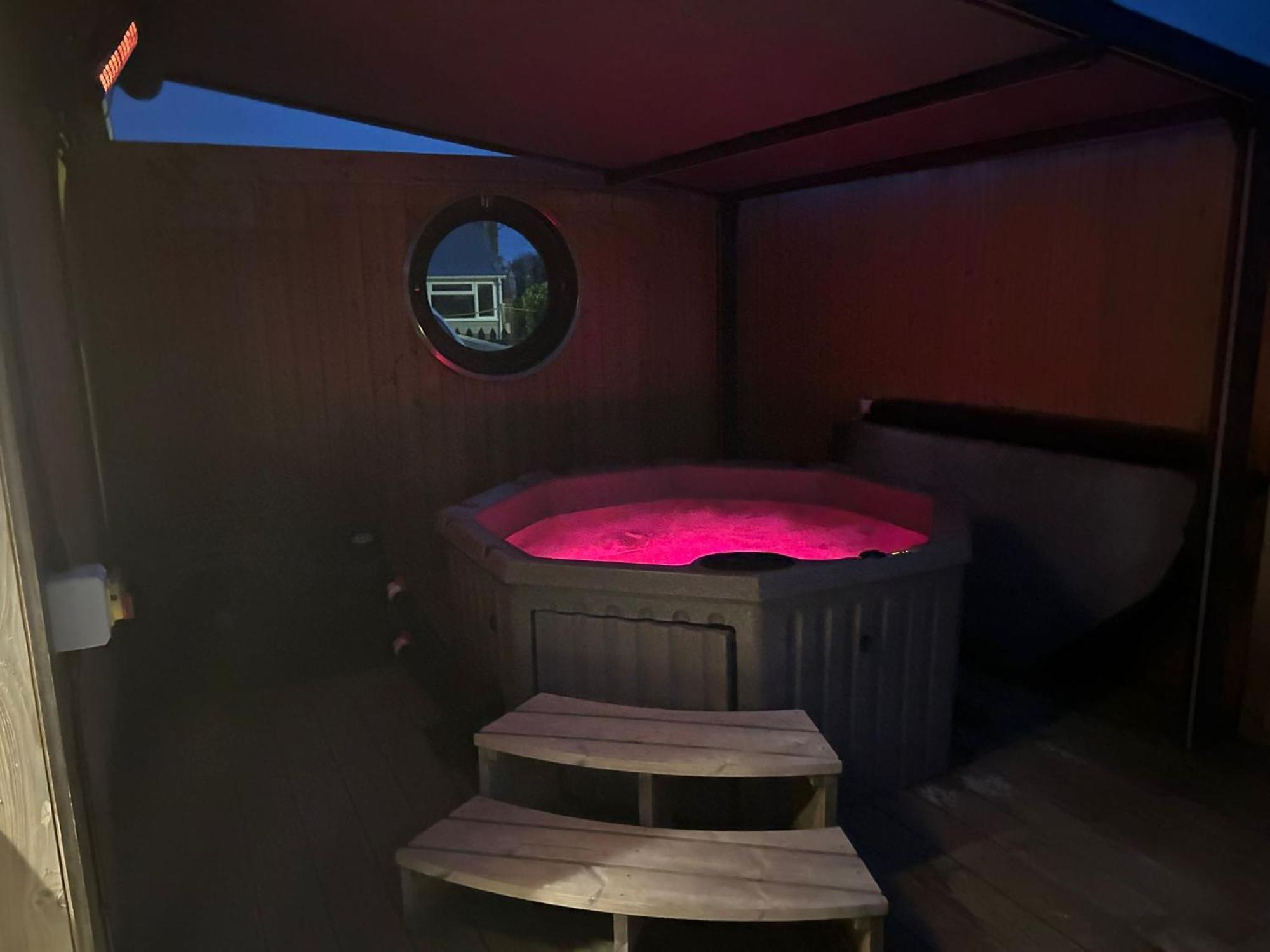 Humberston Boathouse Lodge & Hot Tub - Cleethorpes Beach Cabin Chalet 外观 照片